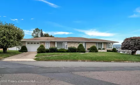 406 Hospital St, Taylor, PA 18517