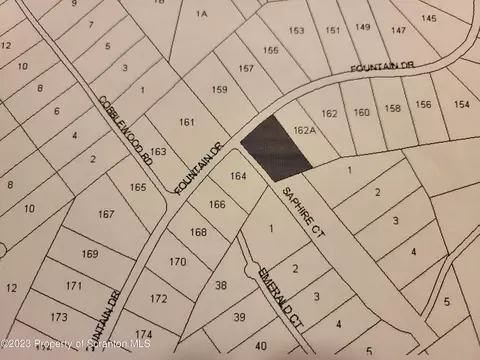 162 Fountain Dr # B, Gouldsboro, PA 18424