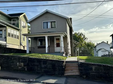 332 Maple St, Scranton, PA 18505