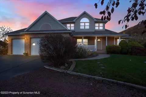 23 Fairway Dr, Exeter, PA 18643