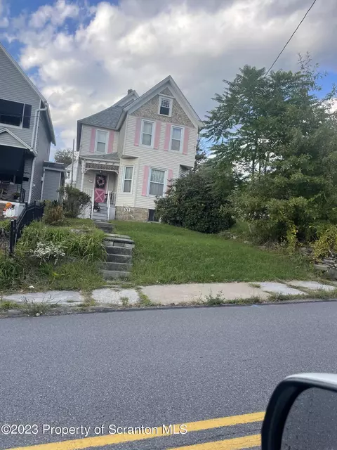 37 Canaan St, Carbondale, PA 18407