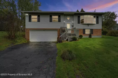 308 Carnation Dr, Clarks Summit, PA 18411