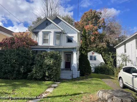 17 Archbald St, Carbondale, PA 18407