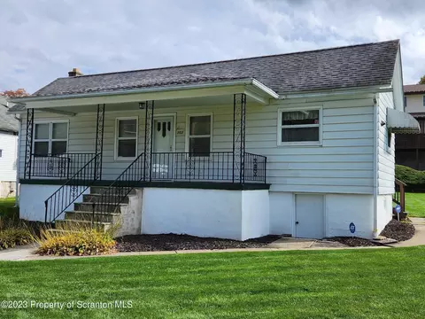 102 Old Boston Rd, Jenkins Twp, PA 18640