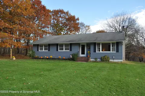 86 Spinner Rd, Honesdale, PA 18431
