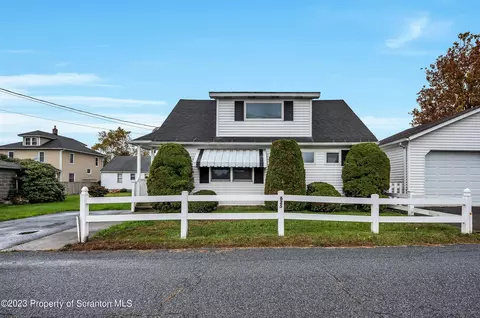 625 Hamlin Ct, Moosic, PA 18507