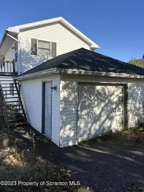 323 Mooney St, Olyphant, PA 18447 photo 20