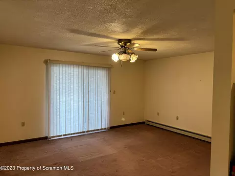 323 Mooney St, Olyphant, PA 18447 photo 5