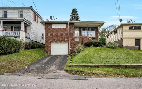 509 4th St, Dunmore, PA 18512