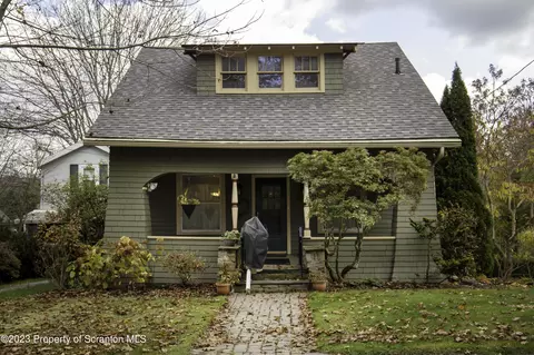 107 Weatherby St, Dalton, PA 18414
