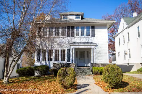 1617 1619 Madison Ave, Dunmore, PA 18509