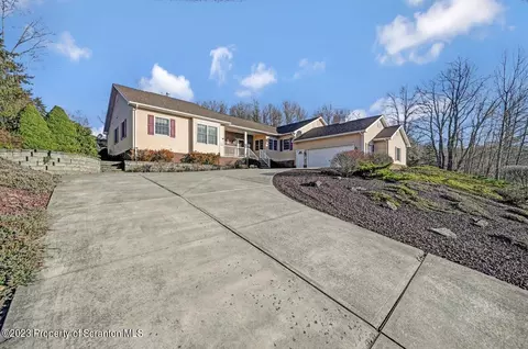 103 Beech Ln, Moscow, PA 18444