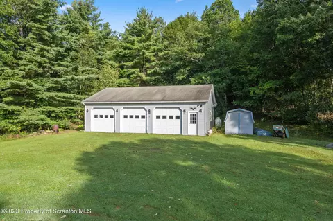 283 Smith Dr, Hallstead, PA 18822 photo 4