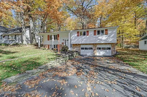 612 Haven Ln, Clarks Summit, PA 18411
