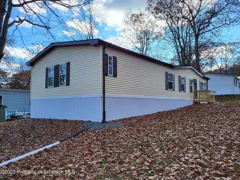 28 Hi View Dr, Jefferson Twp, PA 18436
