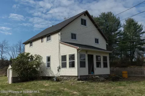 318 Simerell Rd, South Abington, PA 18411