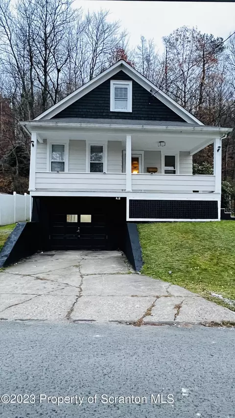86 Archbald St, Carbondale, PA 18407