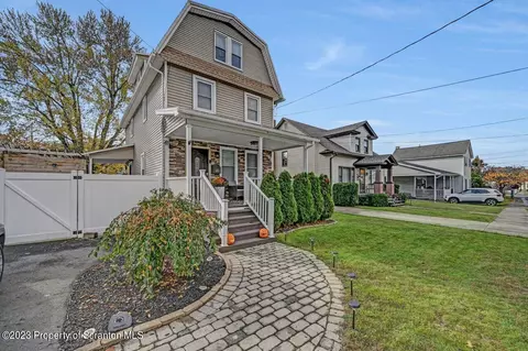 1116 Water St, Moosic, PA 18507