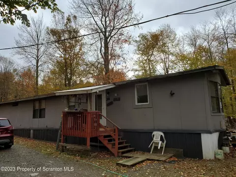 39 Iroquois Path, Gouldsboro, PA 18424