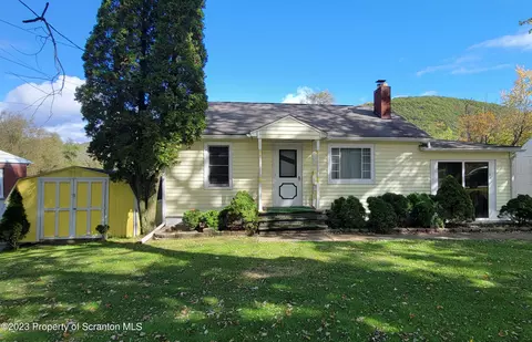 14 Main St, Hallstead, PA 18822