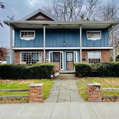 820 Main St, Peckville, PA 18452