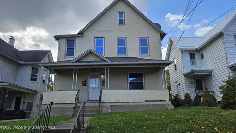 1015 Sterling St, Scranton, PA 18508
