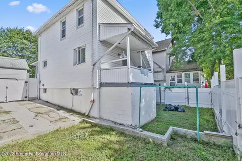 1920 Smith Pl, Scranton, PA 18509 photo 5