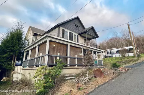 9 Eastern Ave, Carbondale, PA 18407