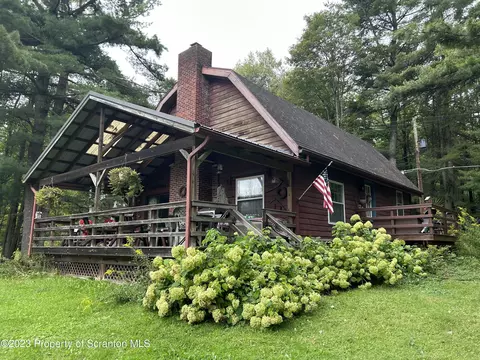 1698 Donovan Rd, Brackney, PA 18812