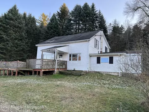 321 Swartz Valley Rd, Spring Brook, PA 18444