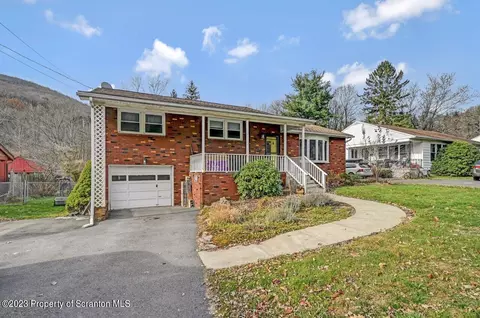 69 Green Grove Rd, Scott Twp, PA 18447