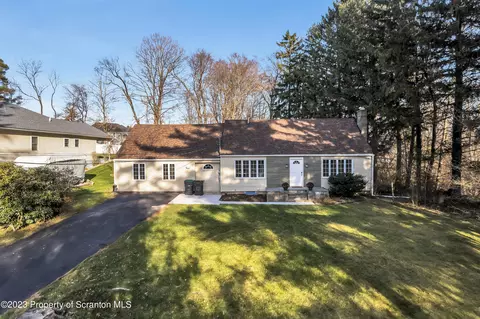 504 Evans St, Clarks Green, PA 18411