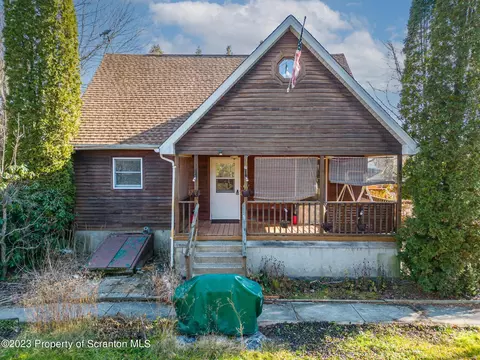 122 S Franklin Ave, Greenfield Township, PA 18407