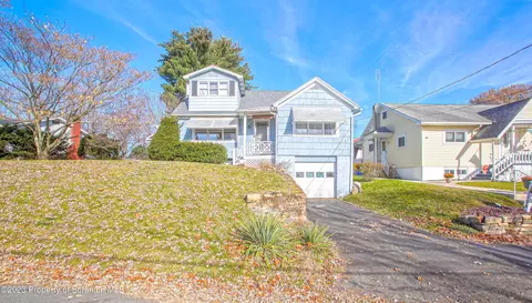 1124 Dean St, Archbald, PA 18403