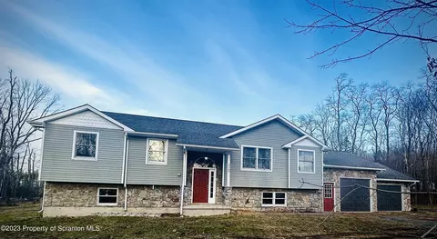 2169 State Route 247 St, Clifford Township, PA 18421