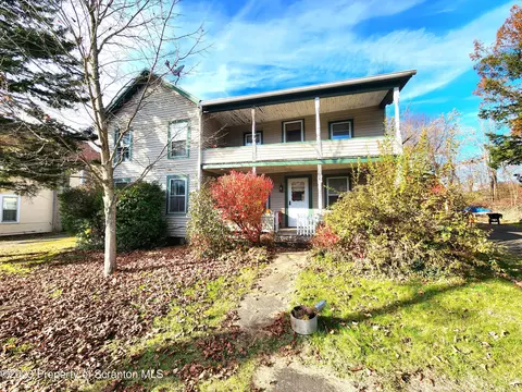 21 High St, Nicholson, PA 18446