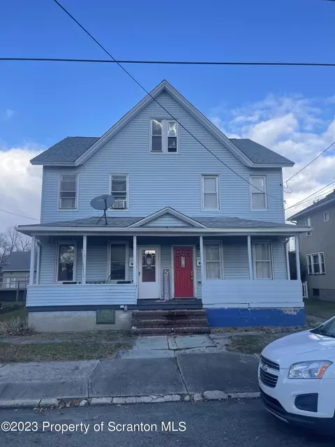 527 Minooka Ave, Moosic, PA 18507