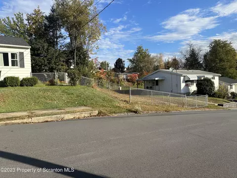 118 Taroli St, Old Forge, PA 18518 photo 5