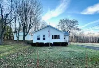 15 Winthrop St, Archbald, PA 18403