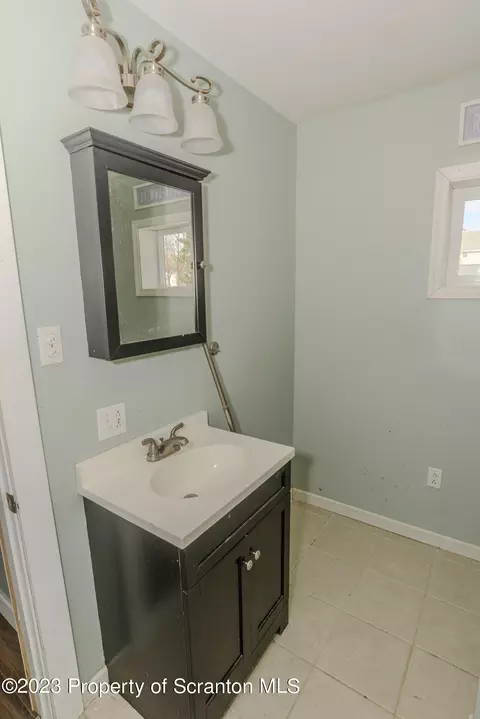 320 N Everett Ave, Scranton, PA 18504 photo 36