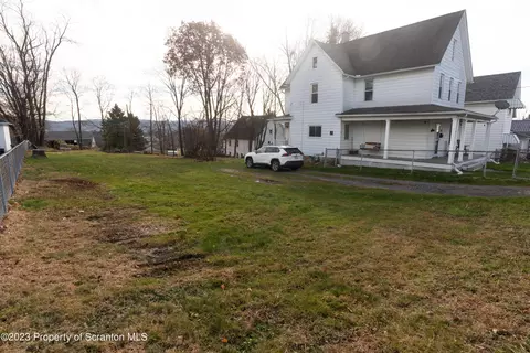 320 N Everett Ave, Scranton, PA 18504 photo 6