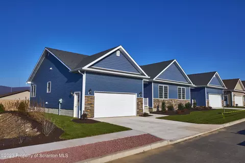 103 Normandy Dr, Jessup, PA 18434