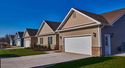 105 Normandy Dr, Jessup, PA 18434