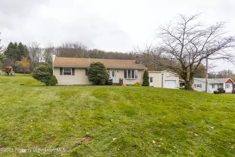 32 Lake St, Montrose, PA 18801