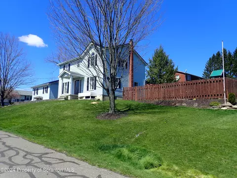 15 Bowen St, Montrose, PA 18801
