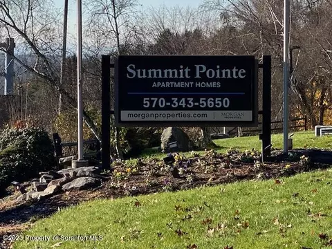 1509 Summit Pointe, Scranton, PA 18508 photo 2