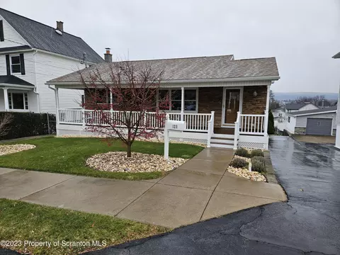 128 5th St, Blakely, PA 18447
