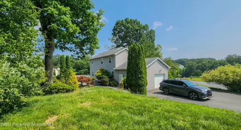 2581 Highland Cir, Stroudsburg, PA 18360