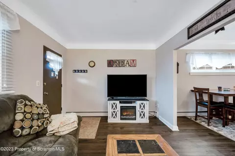 715 Maple St, Old Forge, PA 18518 photo 6
