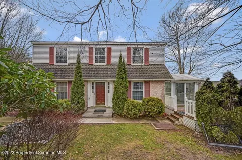 111 Townhouse Place Pl, Roaring Brook Twp, PA 18444